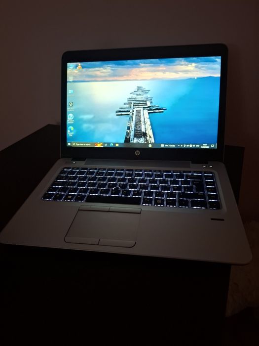 HP EliteBook 14"    16GB.  256 SSD