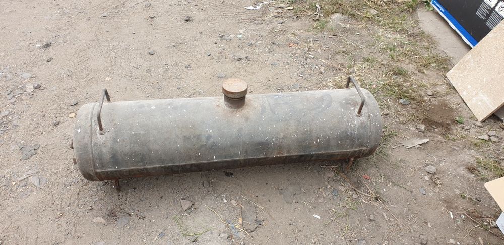 Бак для бензина, обьем 100 л