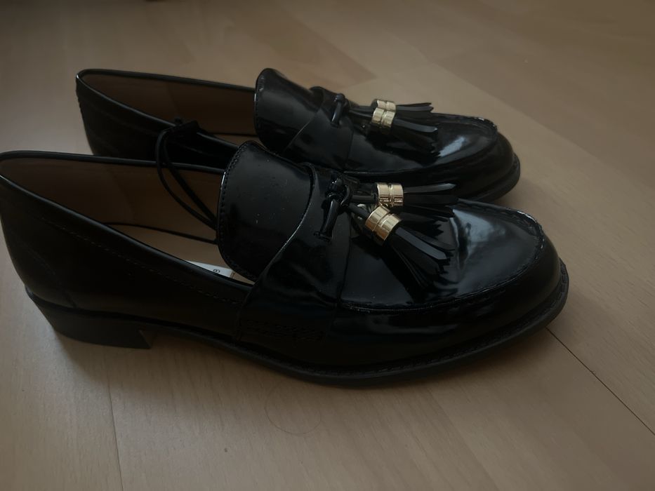 Лачени мокасини