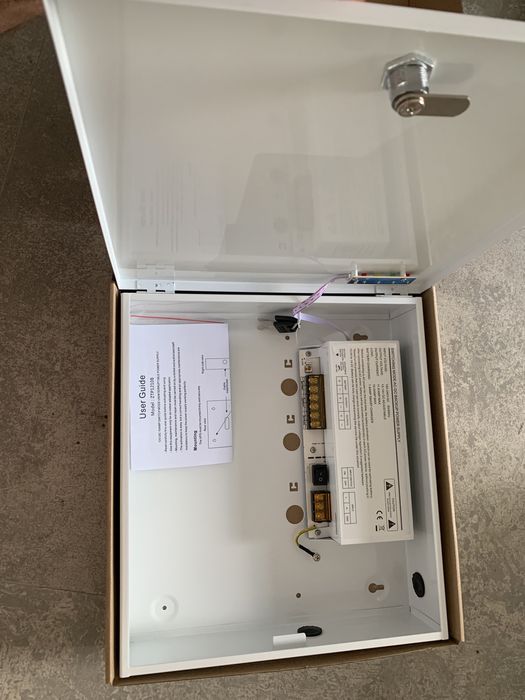 Sursa alimentare camere alarme cu backup UPS