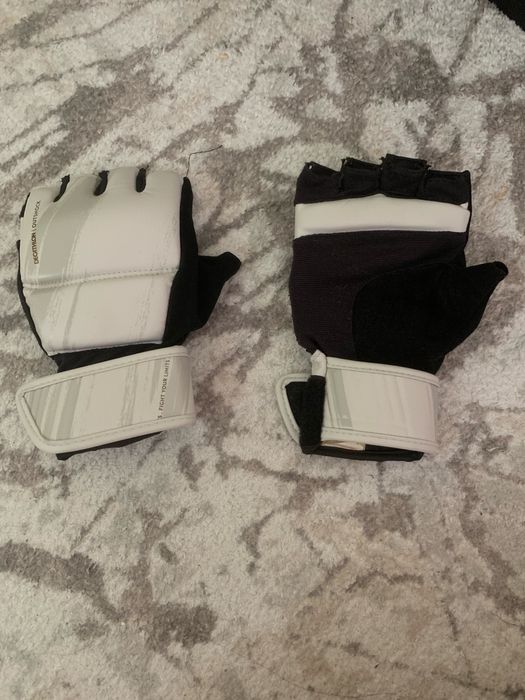 Боксови ръкавици Decathlon OutShock