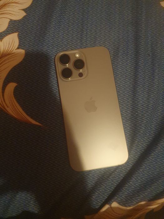 Iphone 16 pro max 94% 460 de cicluri