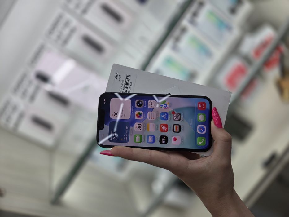 Humor GSM oferă spre vânzare / iPhone 14 / 256 GB / Midnight / Baterie 100% / Garanție 12 luni / Rate