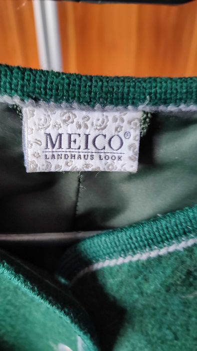 Hăinuță damă - stil tradițional austriac, din lână