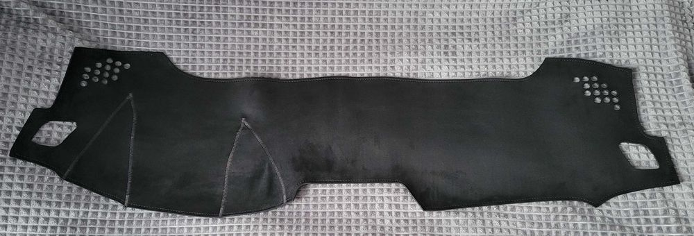 Продаю накидку на панель Hyundai i30