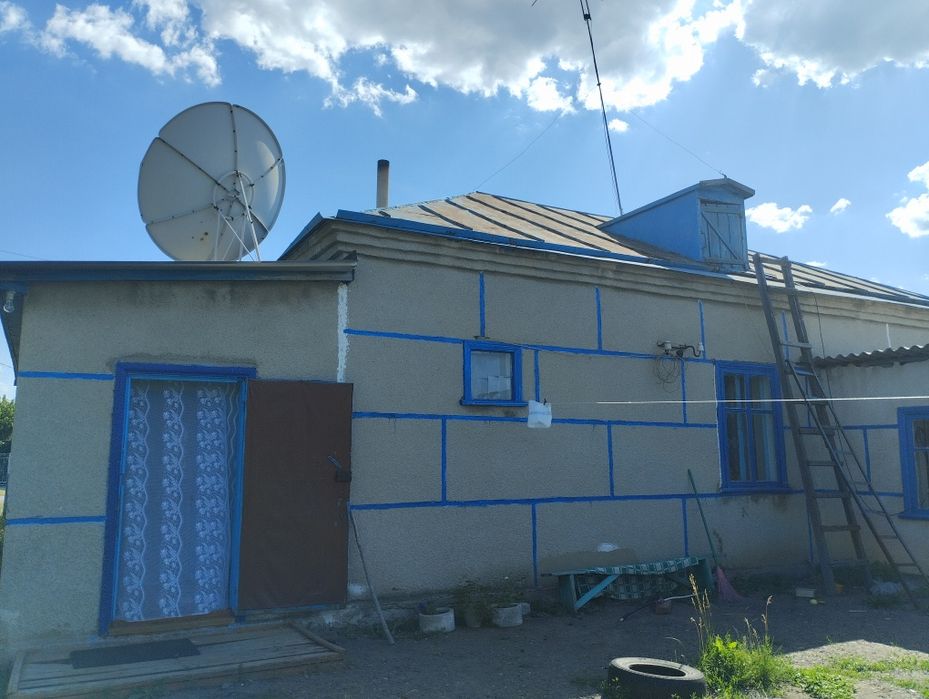 Продам дом ,село Луганск