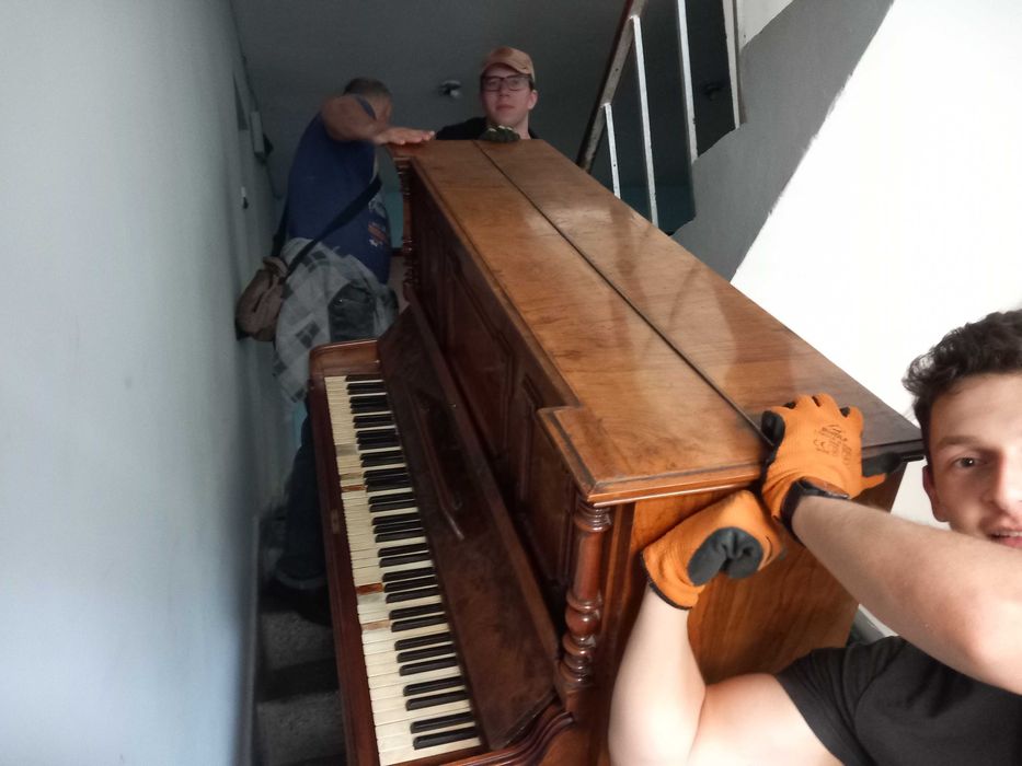 Транспортни и Хамалски услуги / Преместване мебели / Превоз на багаж