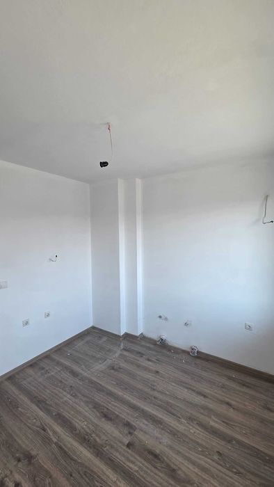 Продава 4-СТАЕН      град Добрич, Център