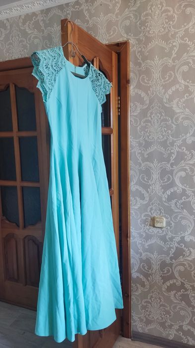 Продам вечерние платья