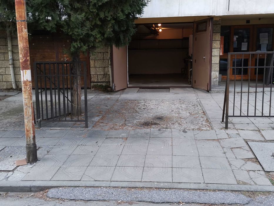 Дава се под наем Гараж / Паркомясто в София, Лозенец - 22 кв.м за 204 € - Снимка #1