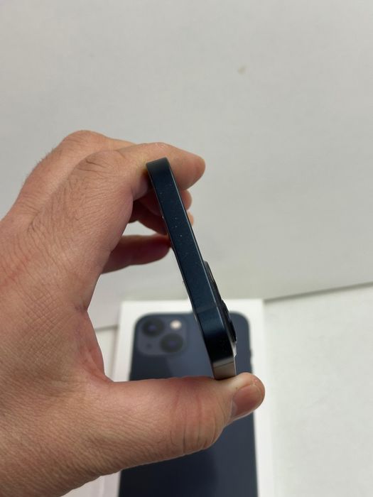 Продам Айфон 13 128г