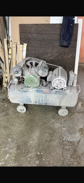 Продам компрессор в хорошем состоянии