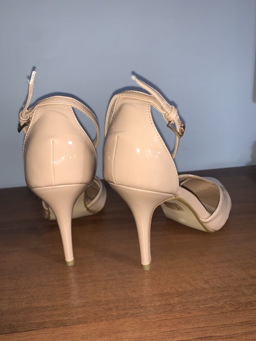 Pantofi crem cu toc