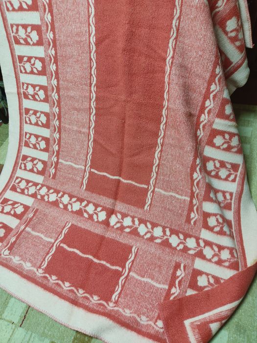 Одеяла шерстяные новые