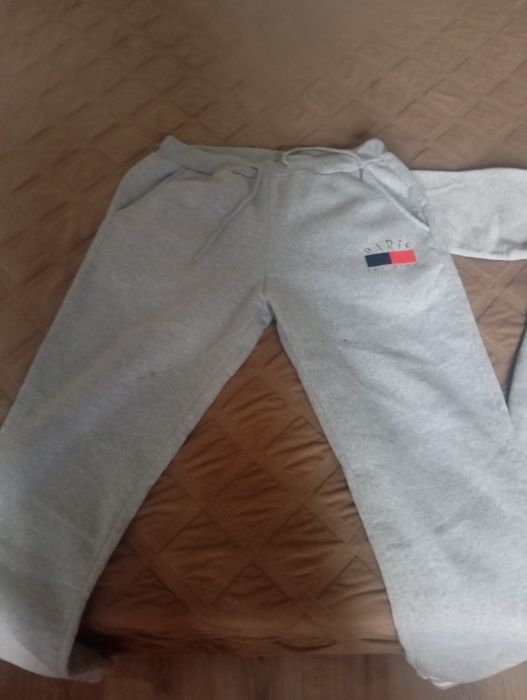 Продам спортивный костюм