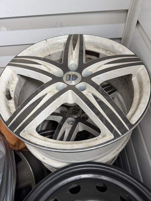 Продам диски в хорошем состоянии