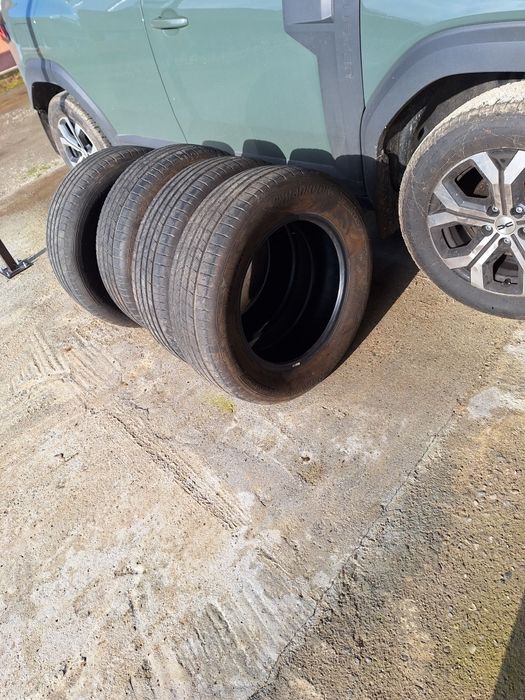 Vand 4 anvelope de vara Hankook 215/65R17