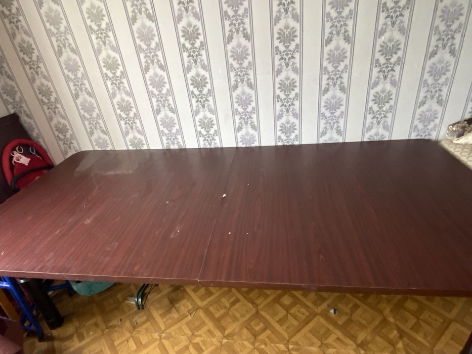 Стол для гостиной