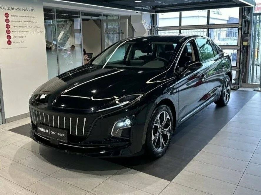 HONGQI E-QM5 в такси