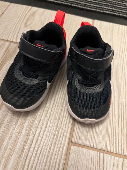 Adidasi nike marimea 21