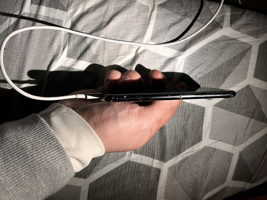 Айфон 7    128 гб