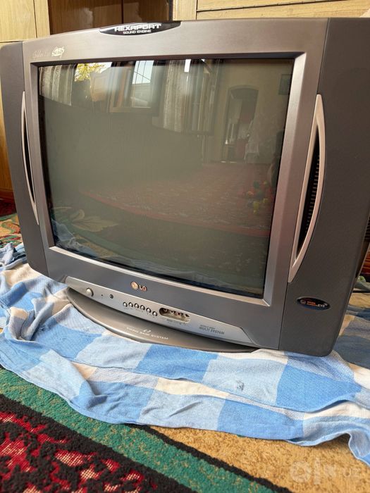 продаётся диван тв пелесос