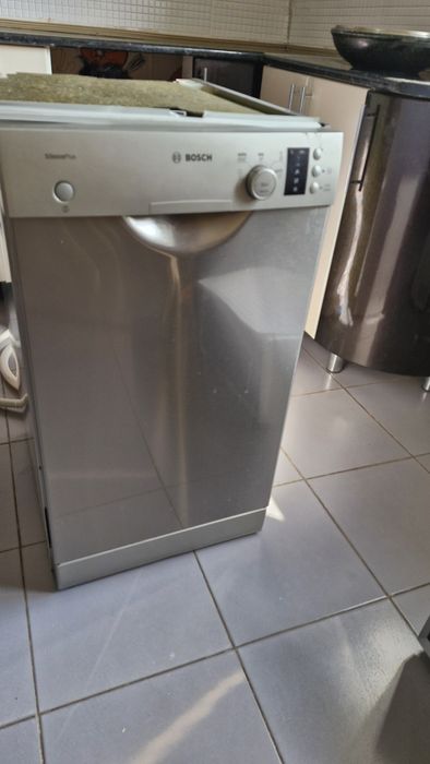 Посудамоечная машина марки BOSCH