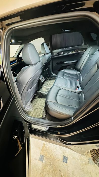 2022 yil Kia K5 GT line 
16.000 ming yurigan
Benzinda 
4 ta kumxo balo