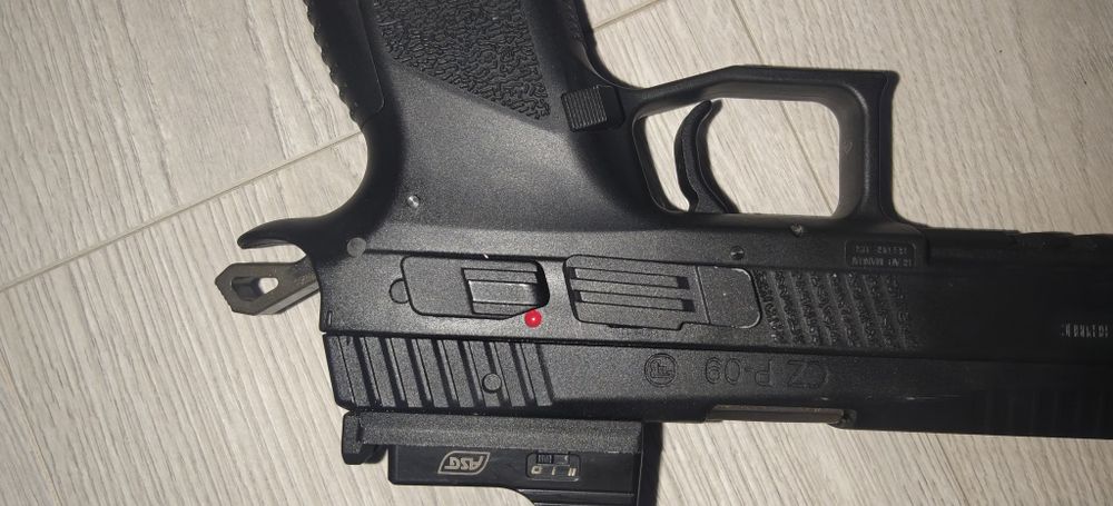 Pistol airsoft ASG P-09 OR, cu 4 încărcătoare