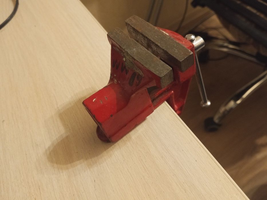 Тиски слесарные миниатюрные