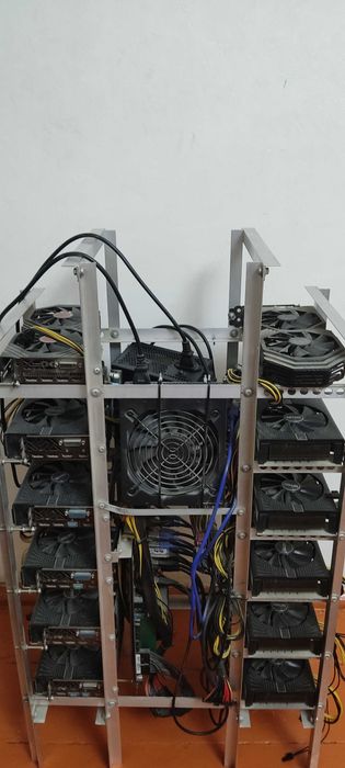Майнинг ферма 12 видеокарт mining