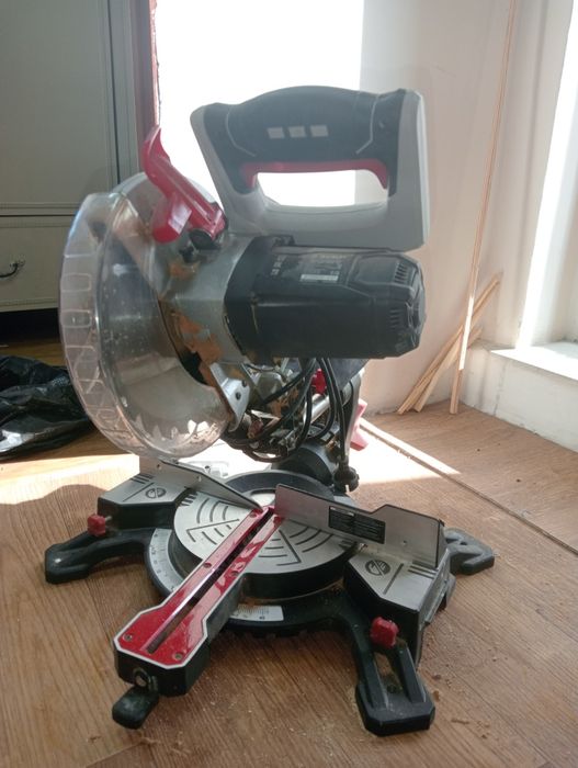 Продам  торцовачную пилу