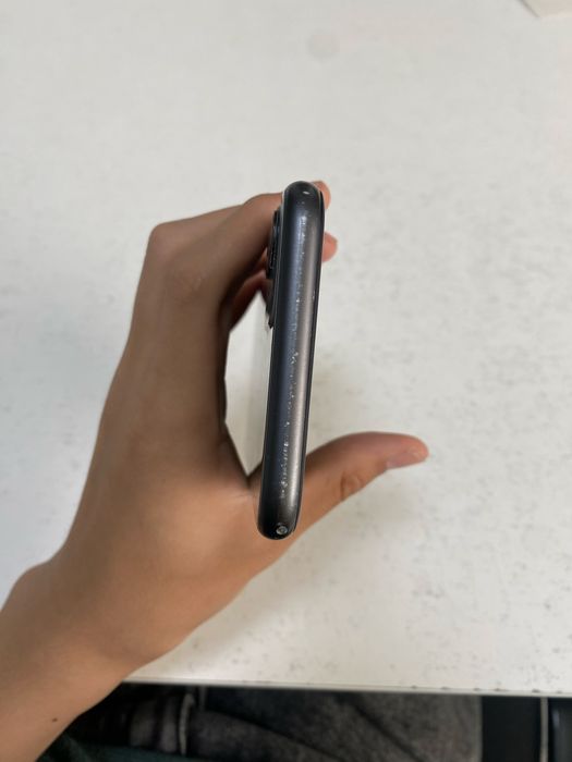 Продам Iphone 11 черный