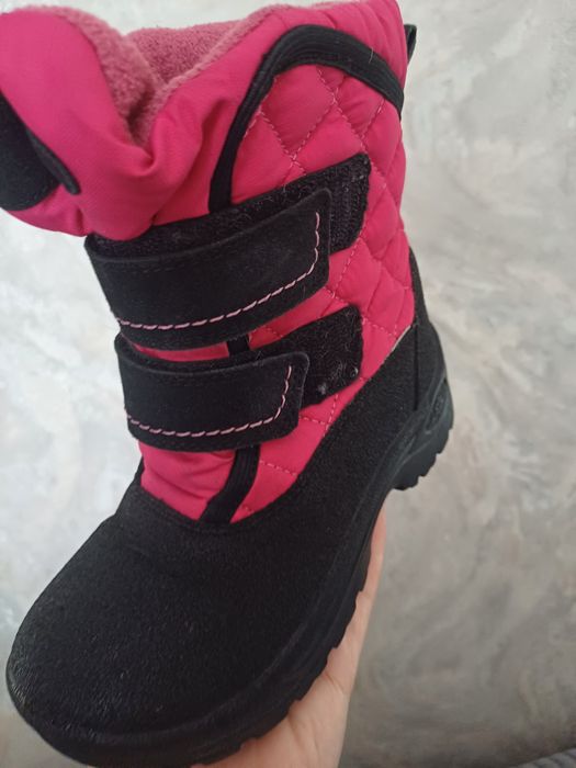 Продам зимние сапоги на девочку