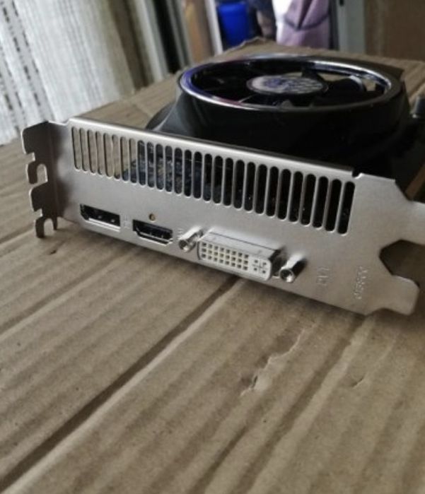 Видео карта AMD 128 Radeon Sapphire HD 5750