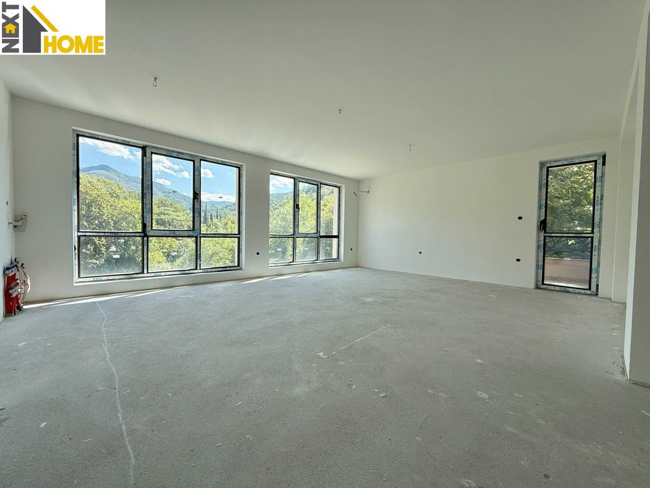 Продава се Тристаен апартамент в Асеновград - 156 кв.м за 1707 €/кв.м - Снимка #1