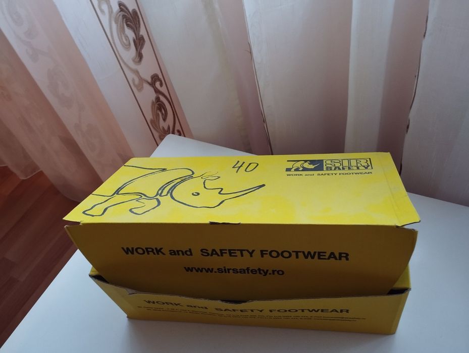 Мъжки боти и работни обувки от естествена кожа