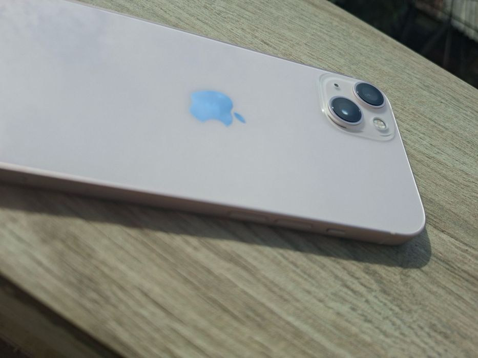 Продавам Iphone 13
