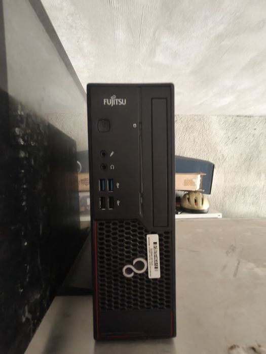 Компютър Fujitsu ESPRIMO