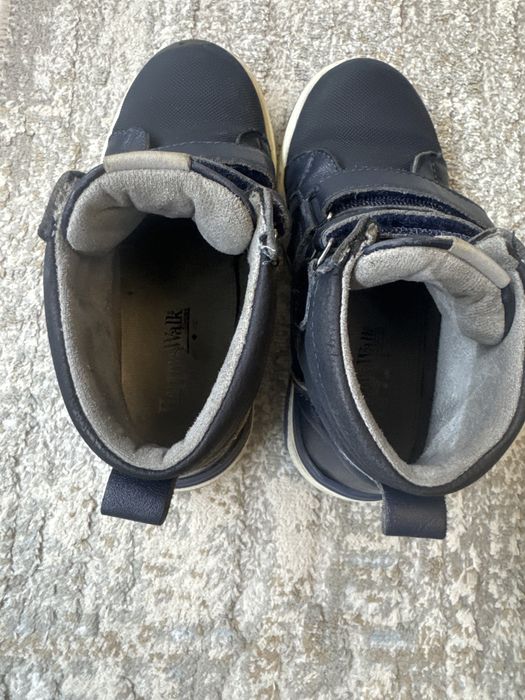 Деские ботинки кожанные