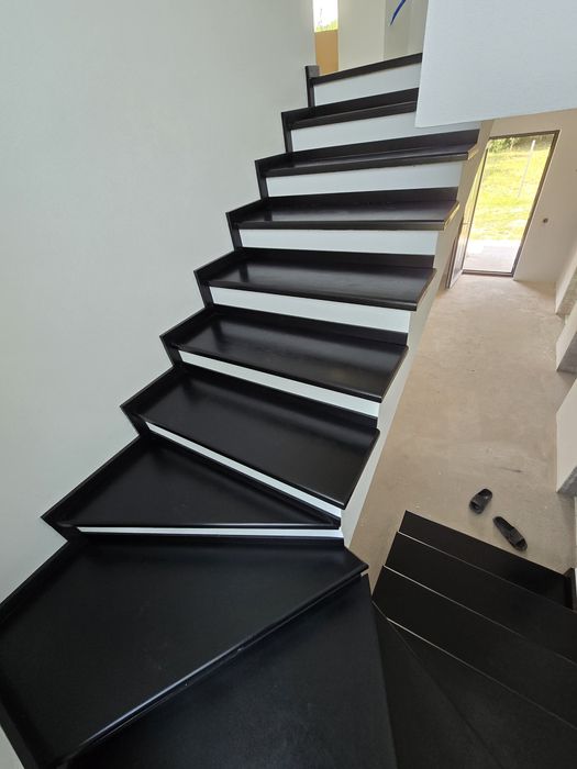 Scări Din Lemn Masiv