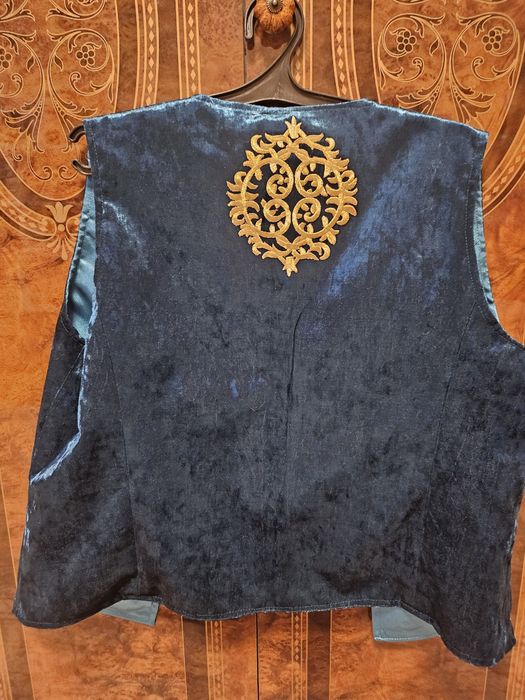 Жилетка в национальном стиле