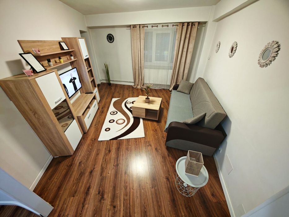 Apartament 3 camere: Disponibil Regim Hotelier