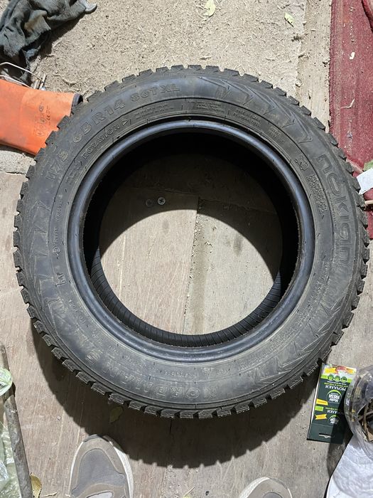 Продам зимнюю резину с дисками