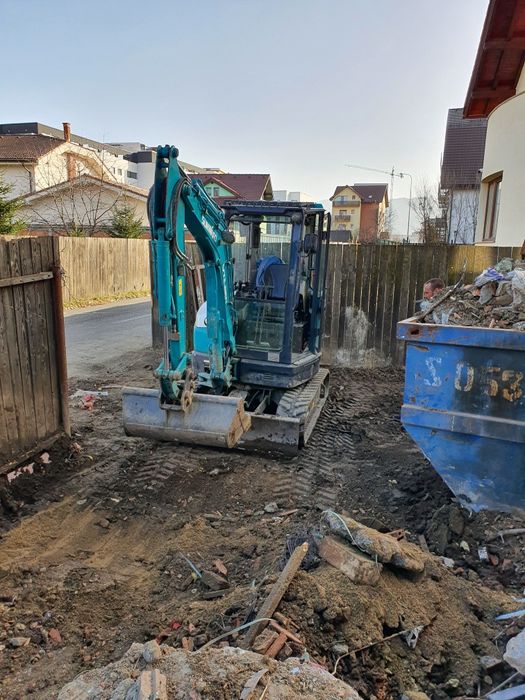 Demolari,decopertat,preluat molozul.