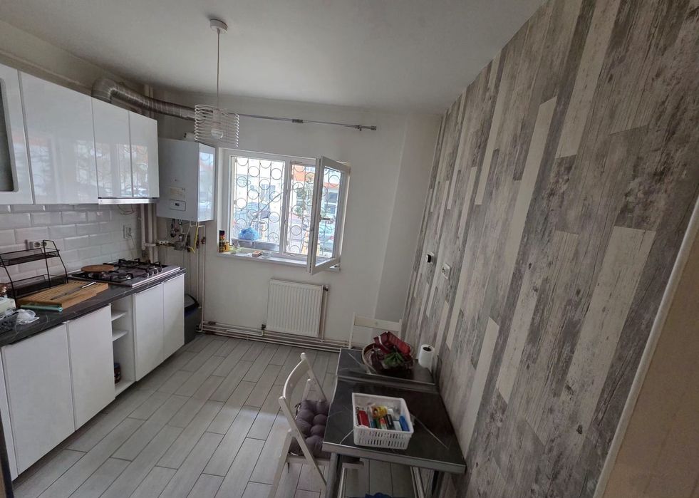 Apartament 3 camere de vânzare moșilor
