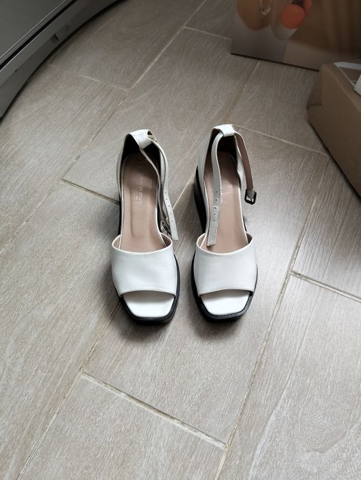 Продам женскую обувь