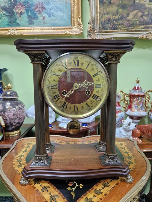 Прекрасен антикварен немски каминен часовник