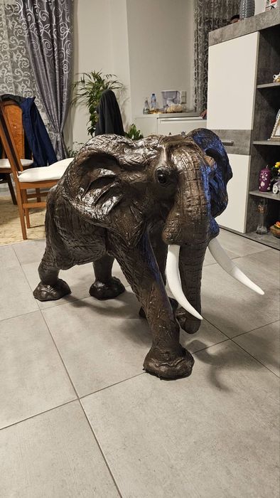 Голяма  дърворезба на буда