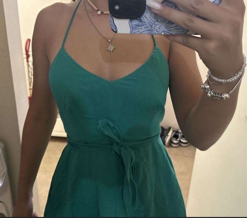 Дълга зелена рокля от oysho